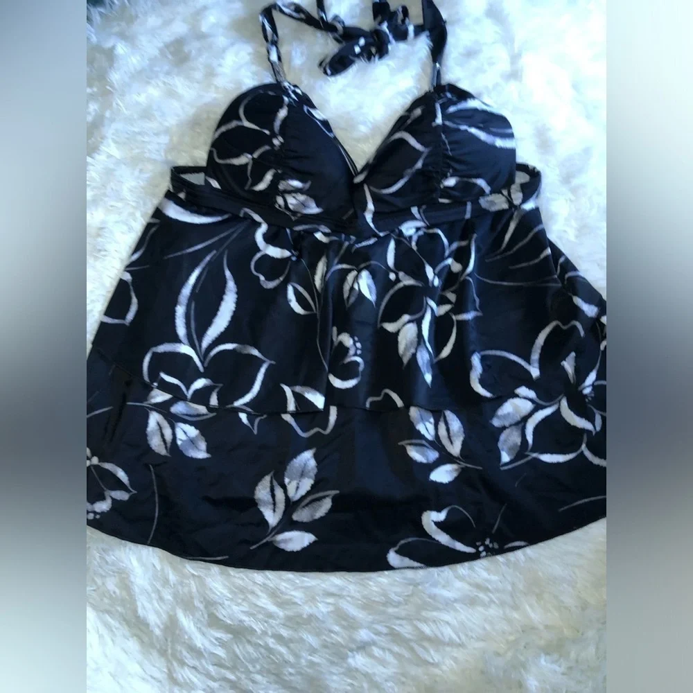 VENUS elegant black